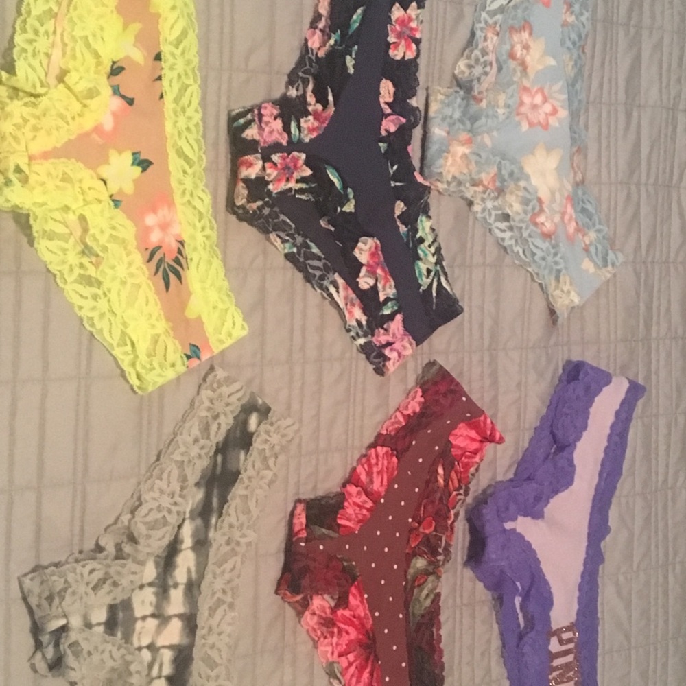 VS Pink Size M set of 6 NWT underwear